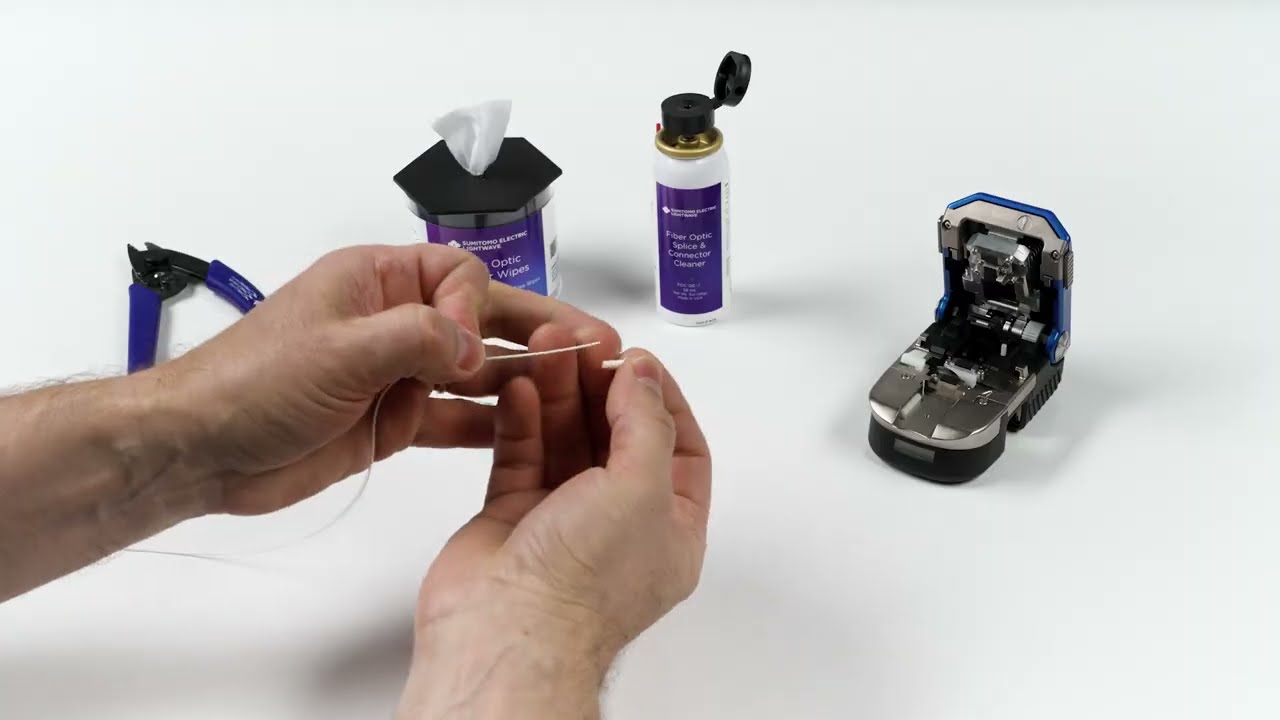 Assembling a QSC 250/900 Mechanical Connector by Hand