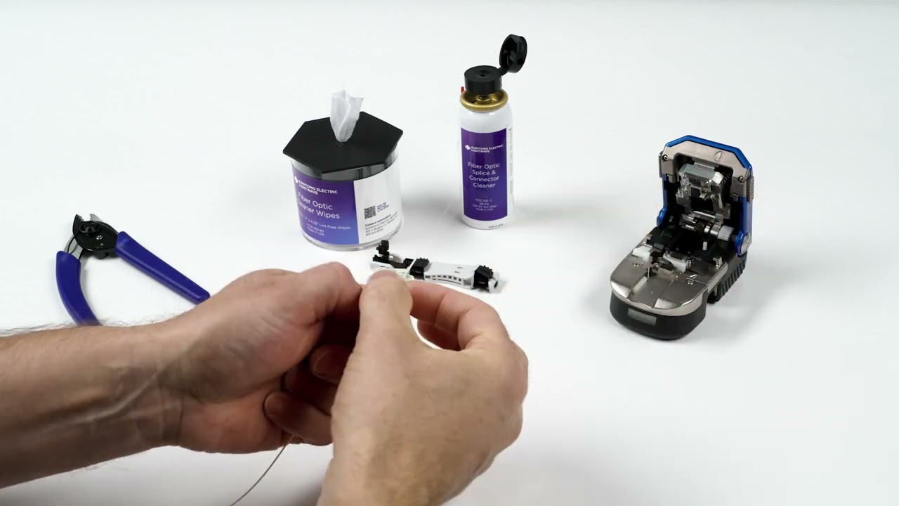 Assembling a QLC 250/900 Mechanical Connector by Hand